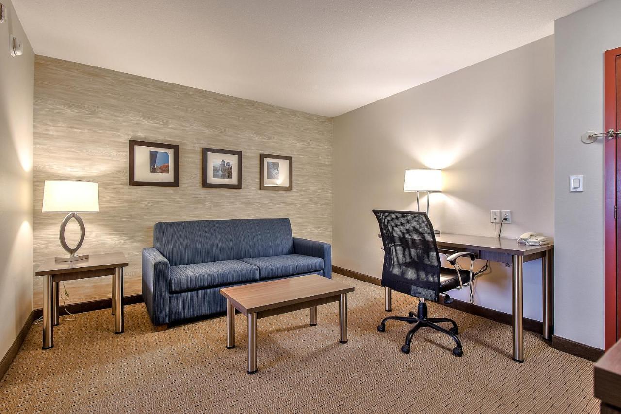 Comfort Inn & Suites South Calgary Ngoại thất bức ảnh