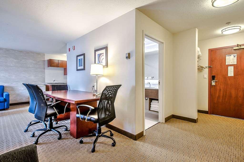 Comfort Inn & Suites South Calgary Phòng bức ảnh