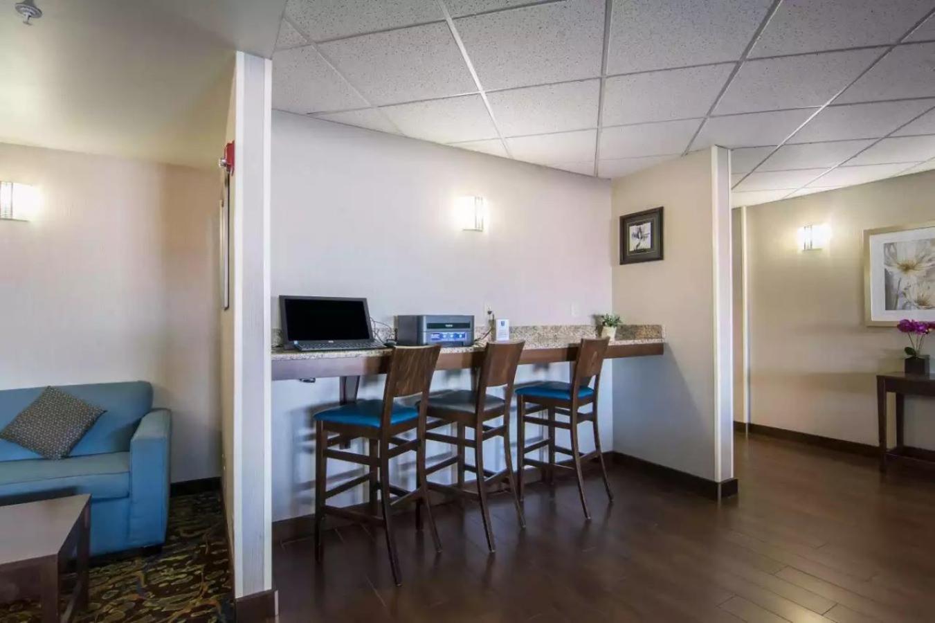 Comfort Inn & Suites South Calgary Ngoại thất bức ảnh