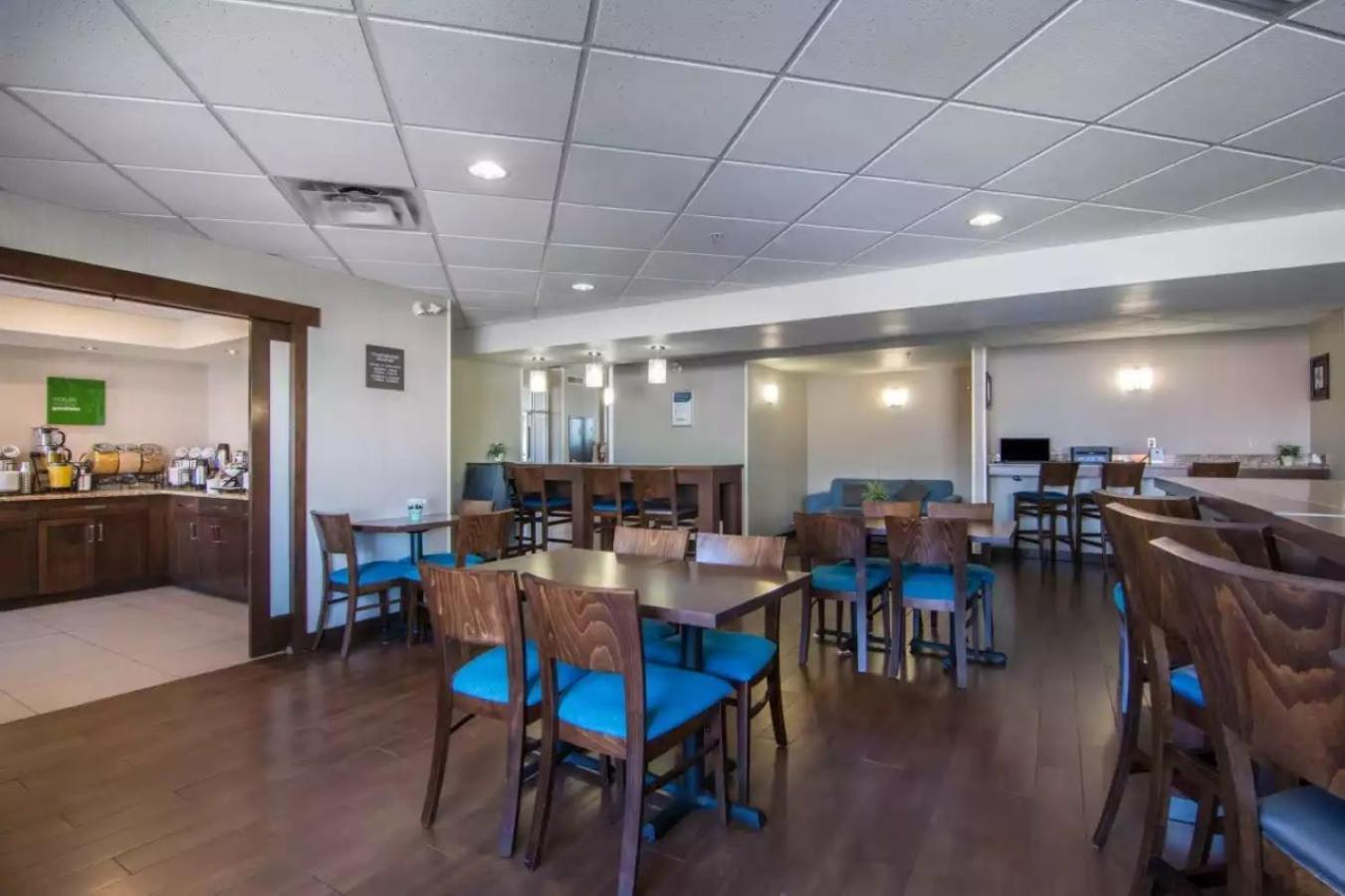 Comfort Inn & Suites South Calgary Ngoại thất bức ảnh