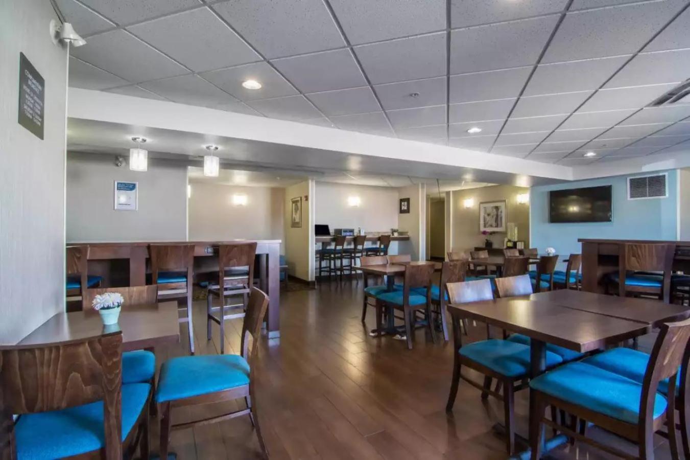 Comfort Inn & Suites South Calgary Ngoại thất bức ảnh