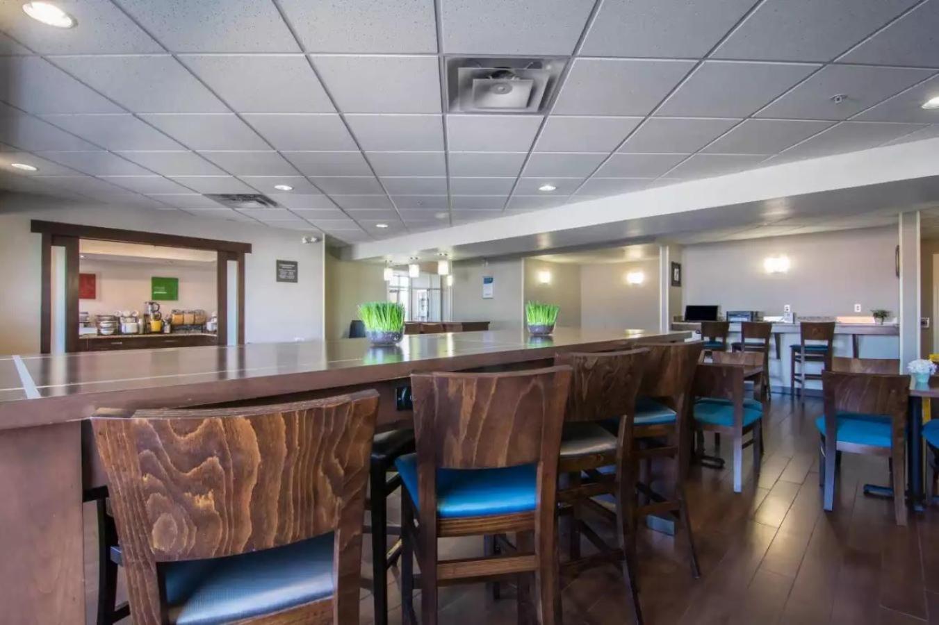 Comfort Inn & Suites South Calgary Ngoại thất bức ảnh